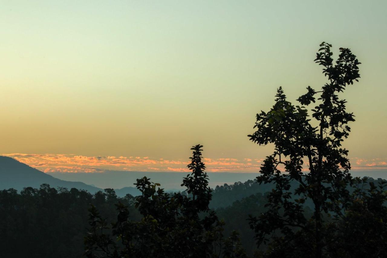 The First View Resort Lansdowne Bagian luar foto